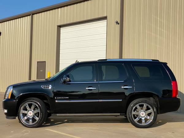2009 Cadillac Escalade Premium AWD 6.2L Loaded with Every Option! -... for sale in Oklahoma City, OK – photo 3