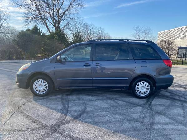 2006 Toyota Sienna le - cars & trucks - by owner - vehicle... for sale in Chicago, IL – photo 7