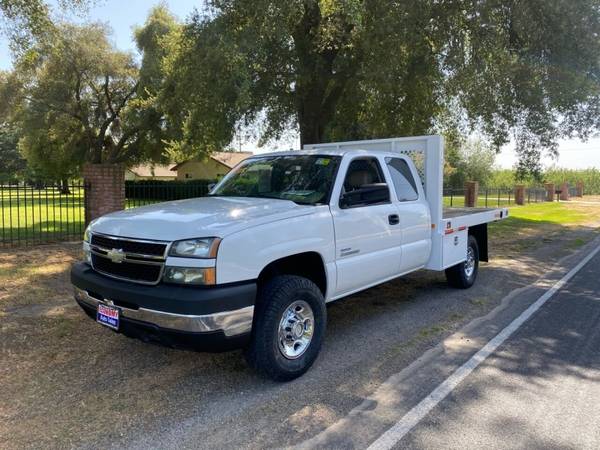 2007 Chevrolet Silverado 2500HD Classic FLAT BED , EXT CAB, 2WD for sale in Riverbank, CA – photo 3