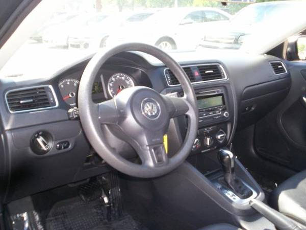2012 Volkswagen Jetta SE - cars & trucks - by dealer - vehicle... for sale in NOBLESVILLE, IN – photo 12