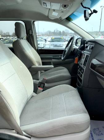 2010 Chrysler Town & Country 4dr Wgn Touring - - by for sale in Chesaning, MI – photo 23