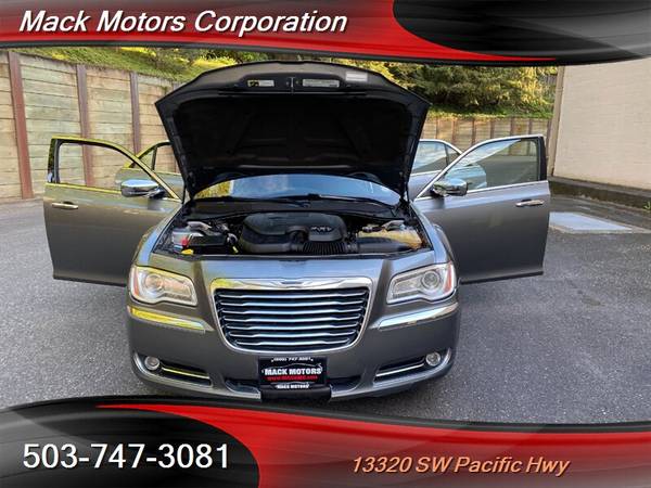 2012 Chrysler 300 Limited Pano Roof Navi Back-Up Camera 31MPG - cars for sale in Tigard, OR – photo 18