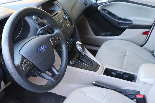 2016 Ford Focus SE Sedan - cars & trucks - by dealer - vehicle... for sale in Lincoln City, OR – photo 7