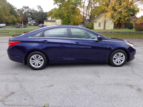 2013 HYUNDAI SONATA GLS, 2 owners, clean - cars & trucks - by dealer... for sale in Rochester , NY – photo 6