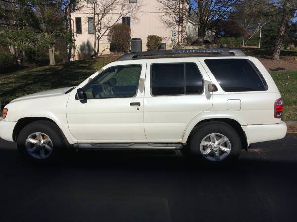 2004 NISSAN PATHFINDER 4x4 - cars & trucks - by owner - vehicle... for sale in reading, PA – photo 3