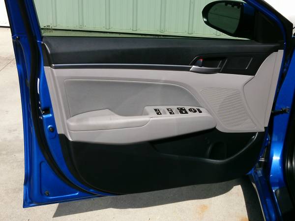 2018 Hyundai Elantra SEL-Nice Unit! Well Maintained! for sale in Silvis, IA – photo 4