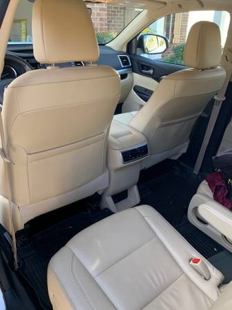 2018 White Toyota Highlander XLE Single Owner Like new condition! for sale in Alpharetta, GA – photo 3