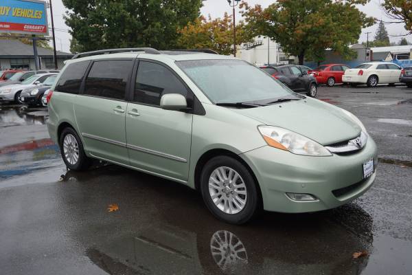 ☾ 2009 Toyota Sienna XLE Limited Minivan ▶ Reliable ▶ ▶ - cars &... for sale in Eugene, OR – photo 4