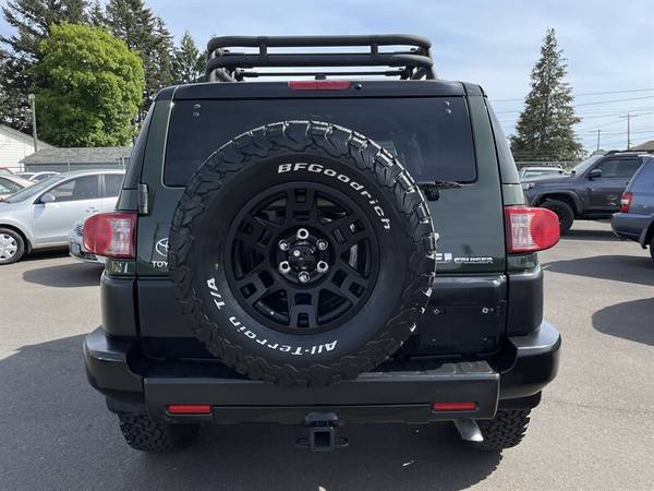 2011 Toyota FJ Cruiser 4x4 Lifted Fully loaded New tires - cars & for sale in Portland, OR – photo 4
