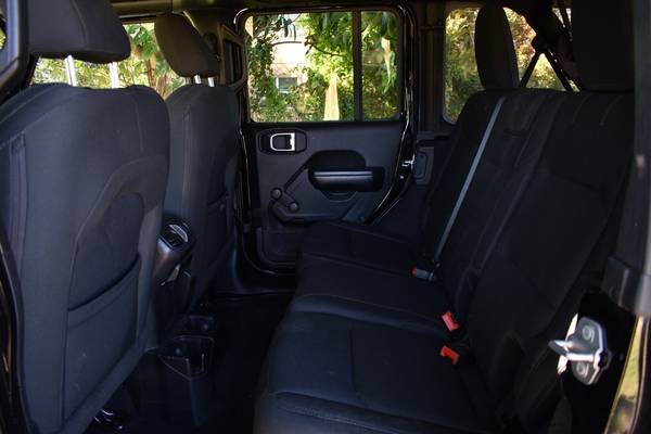 2018 Jeep Wrangler Unlimited Sport 4x4 4dr SUV (midyear release) SUV... for sale in Miami, MA – photo 16