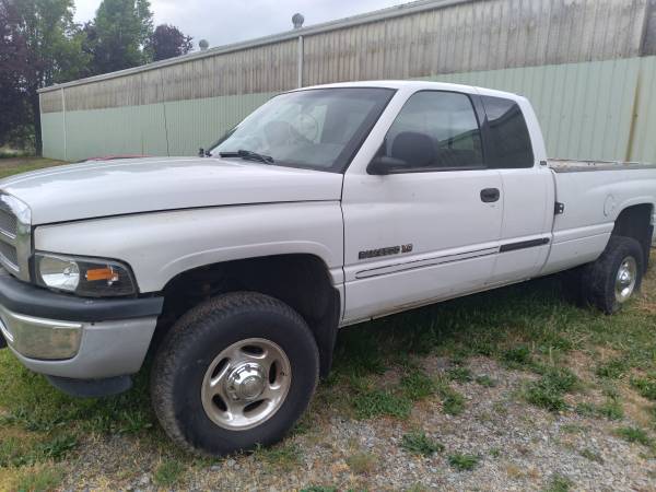 2001 Dodge Ram 4x4 2500 V8 for sale in Battle ground, OR