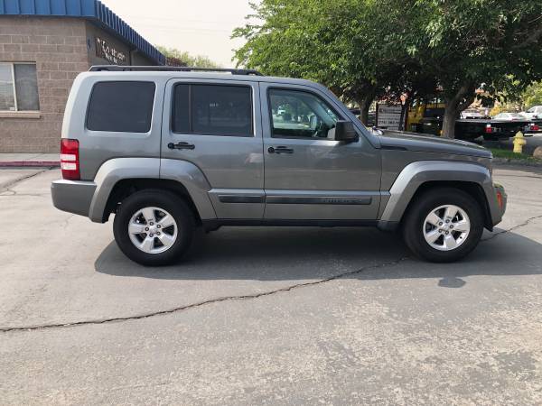 2012 Jeep Liberty SPORT- LEATHER, 4x4, SUNROOF, LOW MIs, GREAT... for sale in Sparks, NV – photo 2