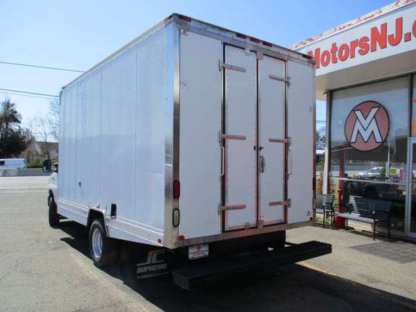2010 Ford Econoline Commercial Cutaway E-450 15 FOOT BOX TRUCK for sale in South Amboy, NY – photo 4