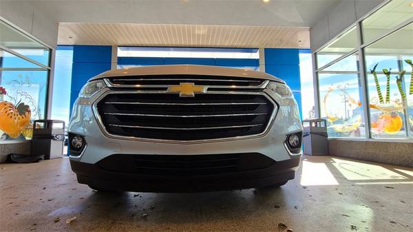 2019 Chevy Chevrolet Traverse LT suv Silver - cars & trucks - by... for sale in Flagstaff, AZ – photo 20