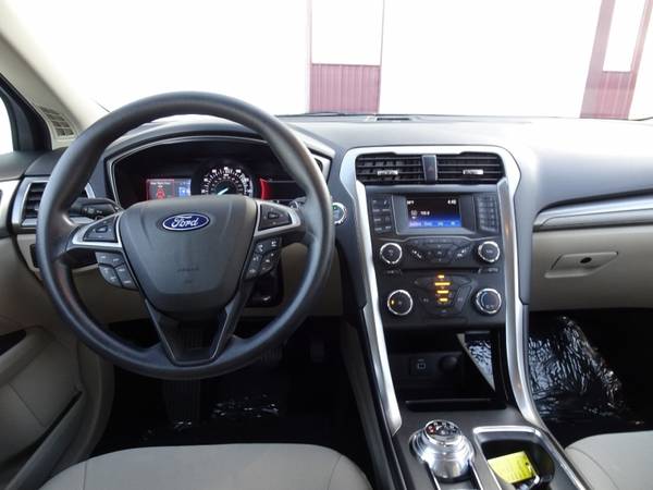 2018 Ford Fusion SE - cars & trucks - by dealer - vehicle automotive... for sale in Waterloo, IA – photo 21