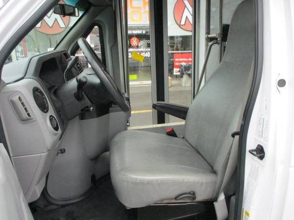 2014 Ford Econoline E350 ** 14 PASSENGER ** WHEEL CHAIR, HANDICAPPED... for sale in South Amboy, PA – photo 8