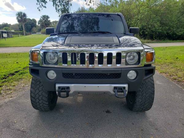 2009 HUMMER H3! 4X4! DURABLE! CLEAN TITLE! TIGHT! - cars & trucks -... for sale in Port Saint Lucie, FL – photo 2