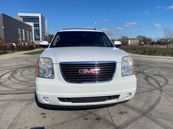 2011 GMC YUKON SLT 4x4 - cars & trucks - by owner - vehicle... for sale in Chicago, IL – photo 8
