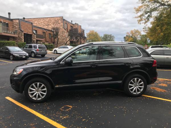 VW TOUAREG TDI 2011 - cars & trucks - by owner - vehicle automotive... for sale in Northbrook, IL – photo 3