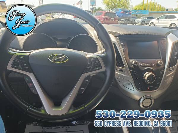 2017 Hyundai Veloster Coupe 3 DR, 27/37 MPG Only 56K miles for sale in Redding, CA – photo 7