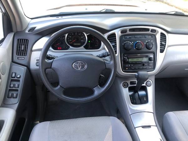 2007 Toyota Highlander Sport 3.3L V6 AWD Auto Moonroof 3rd Row... for sale in Bend, OR – photo 10