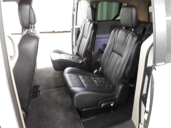 2012 CHRYSLER TOWN & COUNTRY for sale in Sioux Falls, SD – photo 13