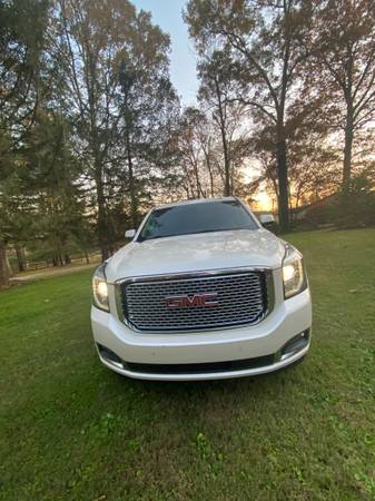 Beautiful 2015 Yukon Denali 4x4 - cars & trucks - by owner - vehicle... for sale in Science Hill, Ky., OH – photo 3