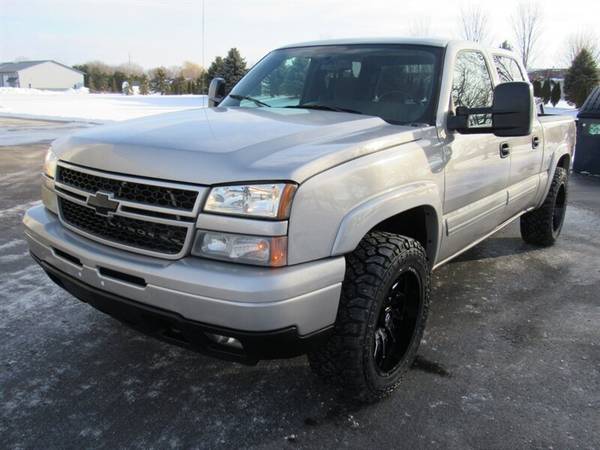 2006 Chevy Silverado 1500 LT Z71 4X4 Crew Cab, New Wheels and Tires! for sale in Appleton, WI – photo 4