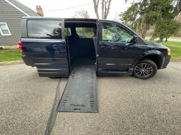 2016 dodge grand caravan - BraunAbility van - - by for sale in Saint Paul, MN – photo 11