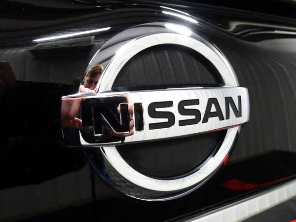 2017 Nissan Pathfinder 4WD 4dr SL hatchback Black for sale in Branson West, MO – photo 17