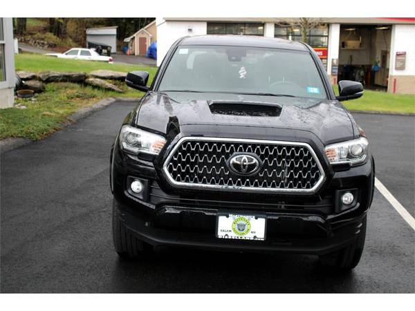 2019 Toyota Tacoma 4WD TRD OFF ROAD 4X4 V6 6-SPEED MANUAL TRANS ! for sale in Salem, CT – photo 2