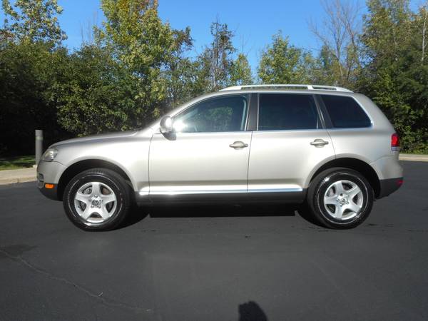 2007 VOLKSWAGON TOUAREG V6 AWD 35 SERVICE RECORDS AMAZING CONDITION! for sale in Highland Park, IL – photo 24