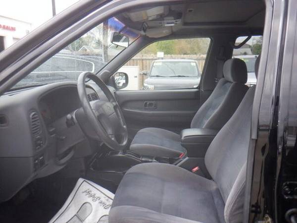 2000 Nissan Pathfinder XE - - by dealer - vehicle for sale in Des Moines, IA – photo 7