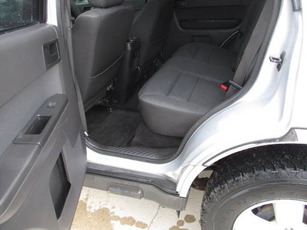 2012 Ford Escape XLT 4 Door 4X4 Low Miles/86K/Sunroof - cars & for sale in CENTER POINT, IA – photo 8