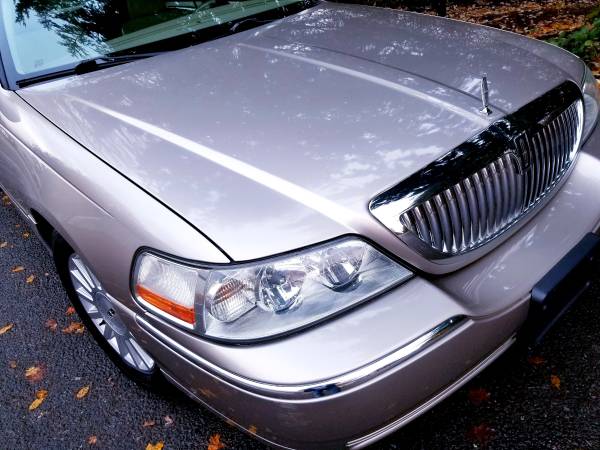 2003 Lincoln Town Car Signature MOONROOF / HEATED SEATS Towncar -... for sale in Auburn, WA – photo 18