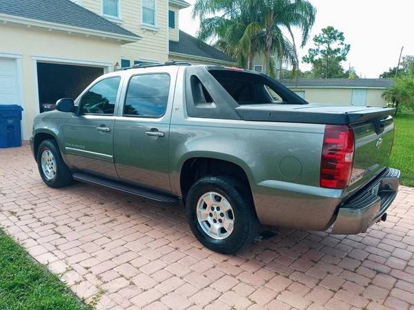 2008 CHEVROLET AVALANCHE LT W/SUNROOF!! only 81k miles!! - cars &... for sale in New Port Richey , FL – photo 5