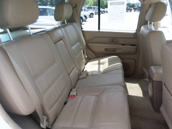 2002 Nissan Pathfinder SE 2WD - - by dealer - vehicle for sale in High Point, NC – photo 16