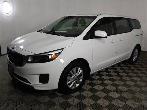 2018 Kia Sedona L - - by dealer - vehicle automotive for sale in Vancouver, OR – photo 4