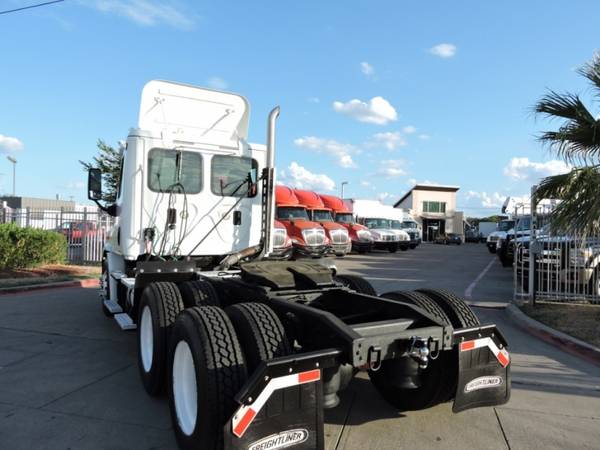 2011 FREIGHTLINER CASCADIA DAYCAB DD13 with for sale in Grand Prairie, TX – photo 20