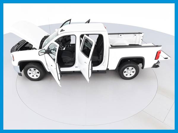 2018 GMC Sierra 1500 Crew Cab SLE Pickup 4D 5 3/4 ft pickup White for sale in Chicago, IL – photo 16