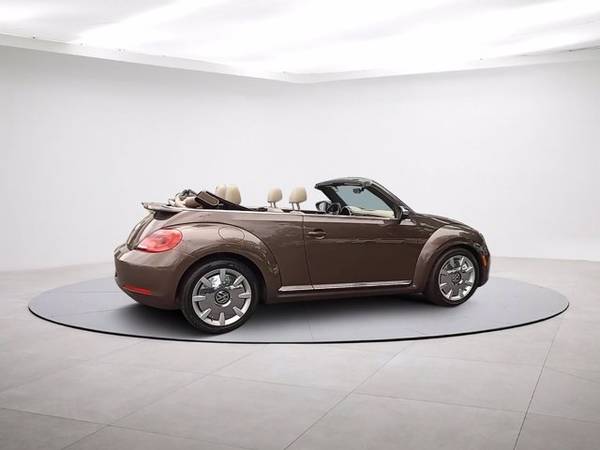 2013 Volkswagen BEETLE CONVERTIBLE 2 5L 70s Edition for sale in Wilmington, NC – photo 4