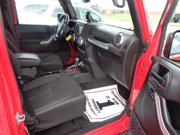 2014 Jeep Wrangler Unlimited 4WD 4dr Sahara - - by for sale in Frankenmuth, MI – photo 14