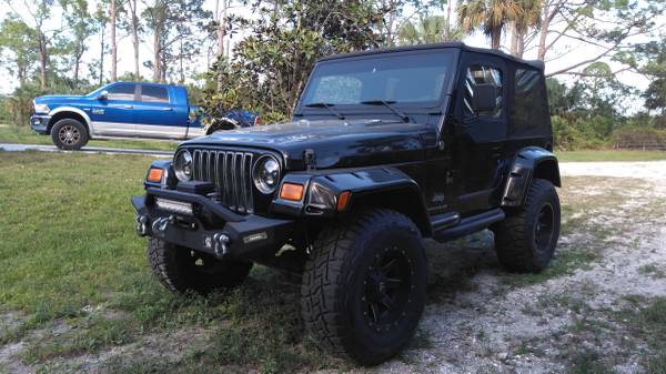 Jeep Wrangler lifted for sale in Fort Myers, FL – photo 2