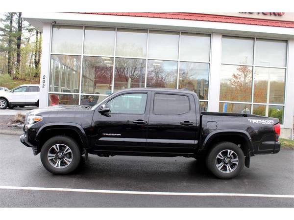 2019 Toyota Tacoma 4WD TRD OFF ROAD 4X4 V6 6-SPEED MANUAL TRANS ! for sale in Salem, CT – photo 4
