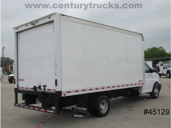 2019 Chevrolet 3500 Express DRW Cube Van White Priced to Sell for sale in Grand Prairie, TX – photo 2