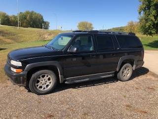 2002 Chevy Z71 Suburban for sale in New Ulm, MN – photo 2
