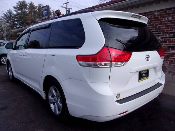 2014 Toyota Sienna LE 8-Seat, 101k Miles, White/Grey, P Doors for sale in Franklin, VT – photo 5