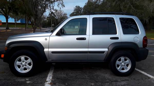 2007 Jeep Liberty 4X4 - cars & trucks - by owner - vehicle... for sale in Dade City, FL – photo 5