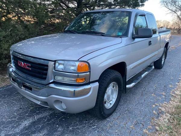 2004 GMC SIERRA EXT 4X4 **88,000 MILES** ONE OWNER ZERO ACCIDENT... for sale in VALLLEY FALLS, KS – photo 4