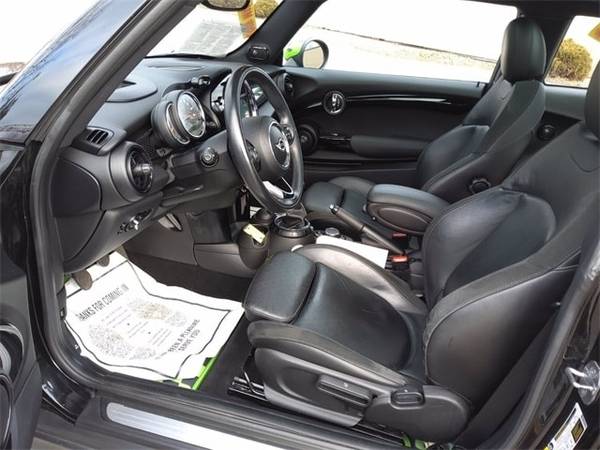 2016 Mini Hardtop 2 Door Base - cars & trucks - by dealer - vehicle... for sale in Green Bay, WI – photo 9